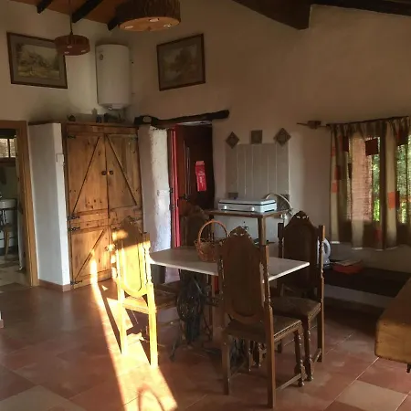 Mosteirinho بيت للعطل