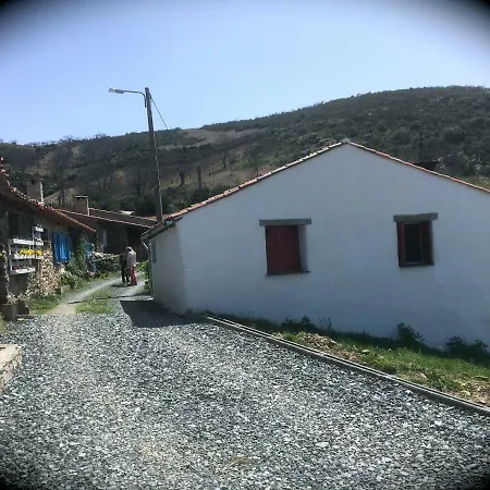 Mosteirinho بيت للعطل *